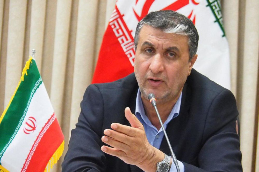 وزیر راه و شهرسازی در حاشیه دومین جشنواره نشان تعالی روش منسوخ شده داربست در ایران بسیار آسیب زا است